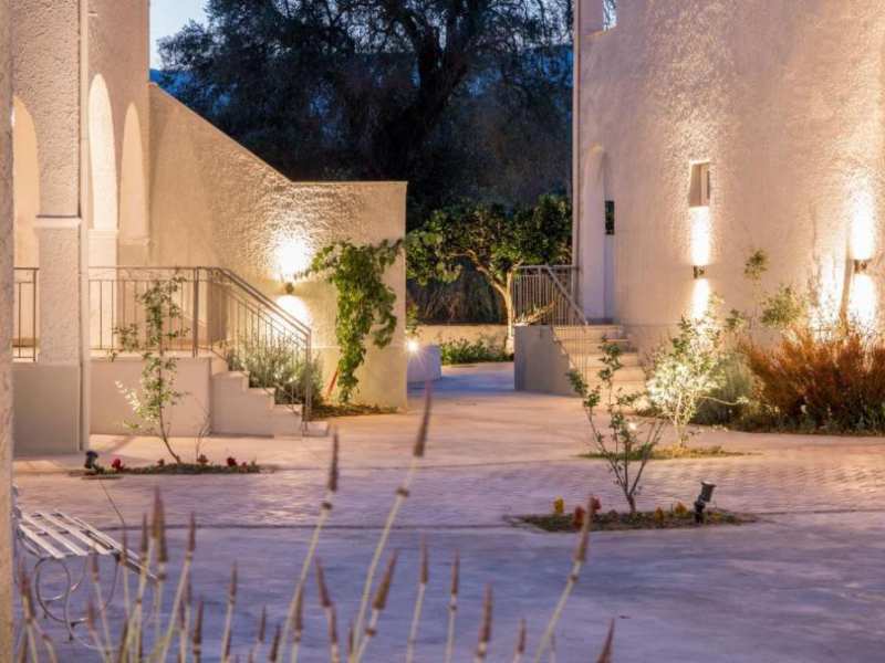 THE FLOWER GARDEN (PARTENZE DA BARI E BRINDISI CON TRAGHETTO)